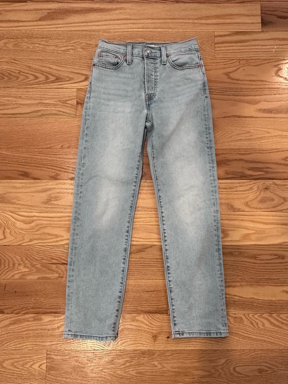 Levi's Women's Light Wash Wedgie Straight High-Waisted Denim Jeans, Size W26 L28
